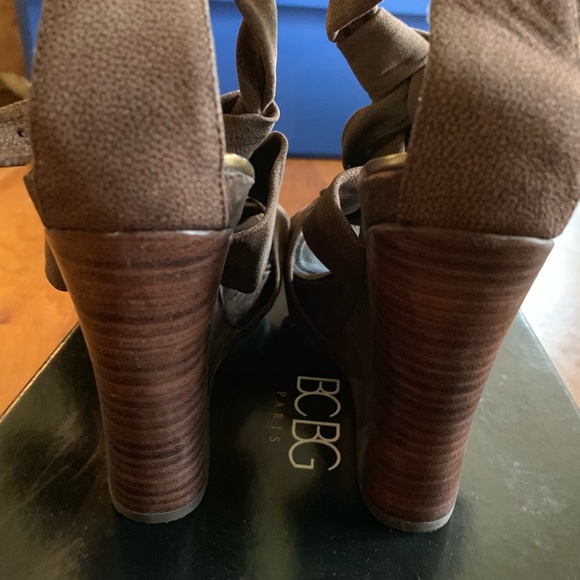 BCBG wedge sandals - Picture 7 of 7